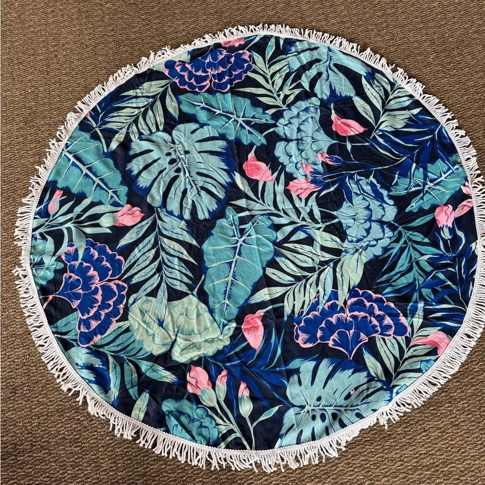 Round Beach Towel with Fringe Edges